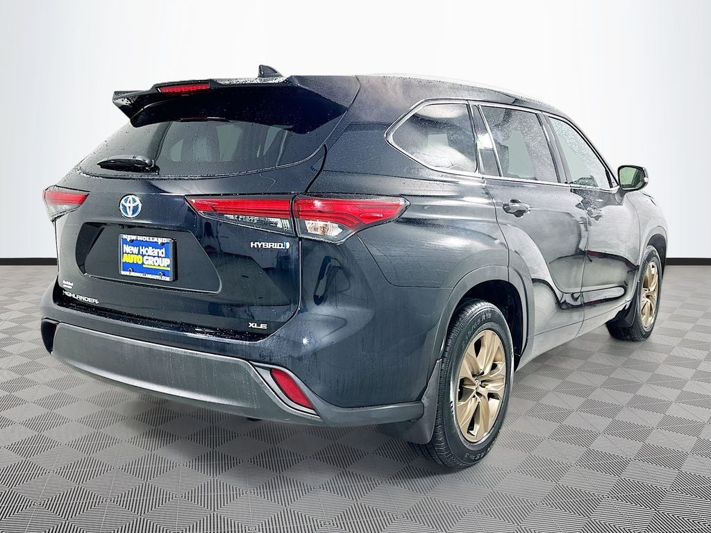 2022 Toyota Highlander Hybrid Bronze Edition