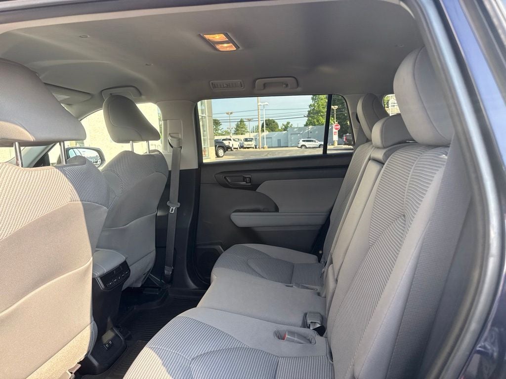 2021 Toyota Highlander LE