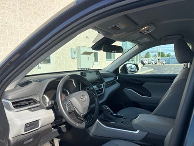 2021 Toyota Highlander LE