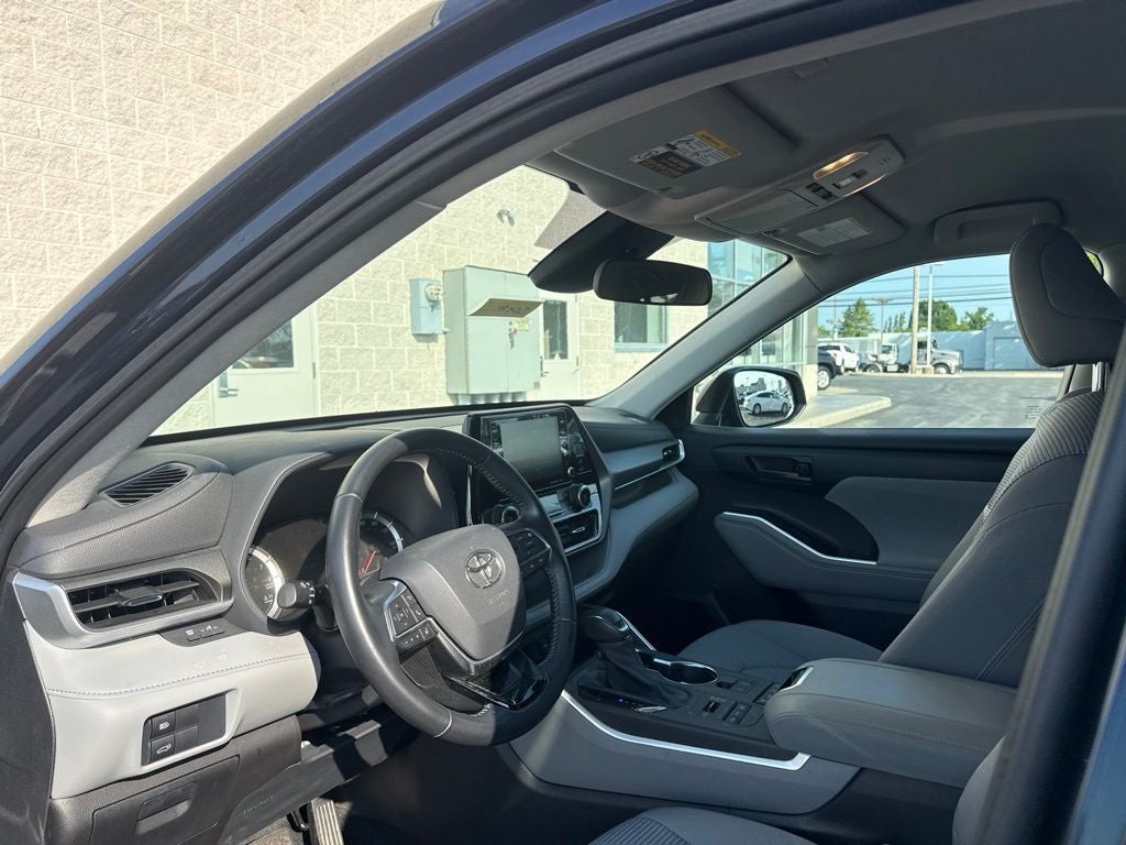 2021 Toyota Highlander LE