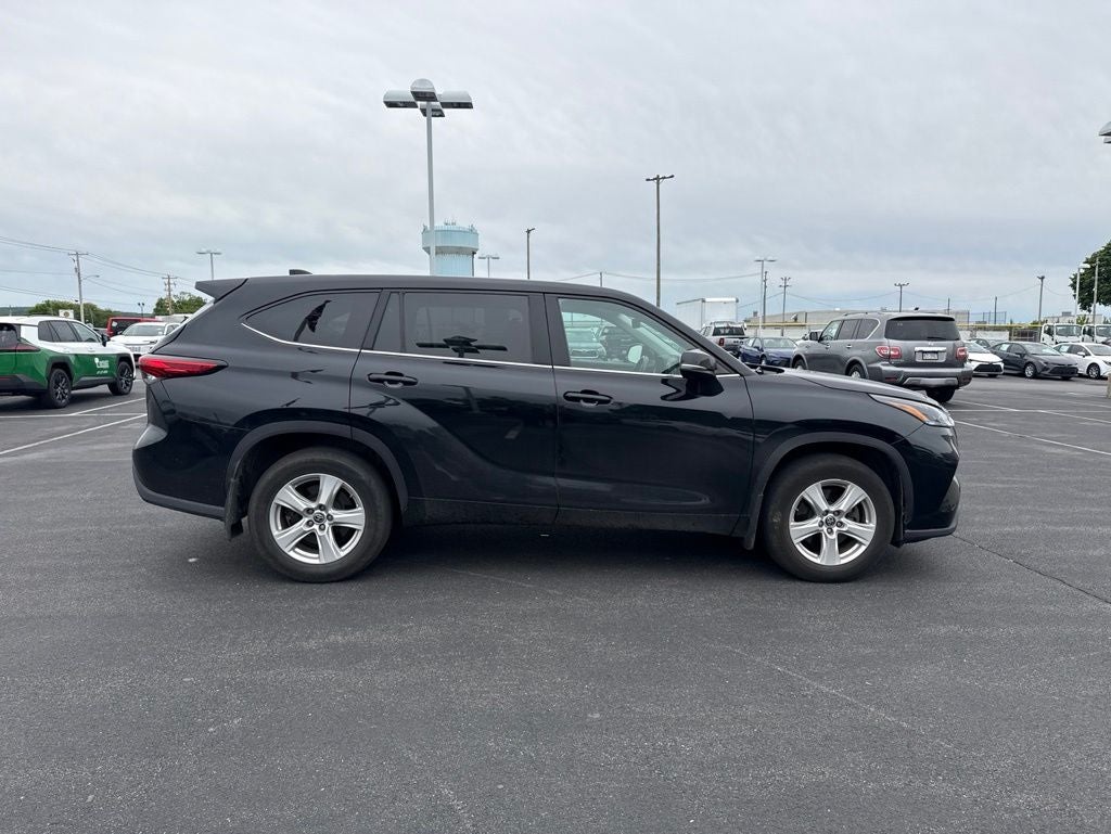 2021 Toyota Highlander LE