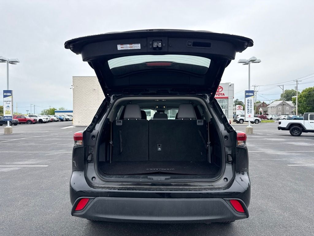 2021 Toyota Highlander LE
