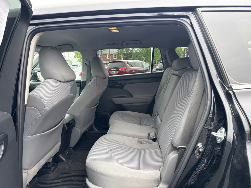 2021 Toyota Highlander LE