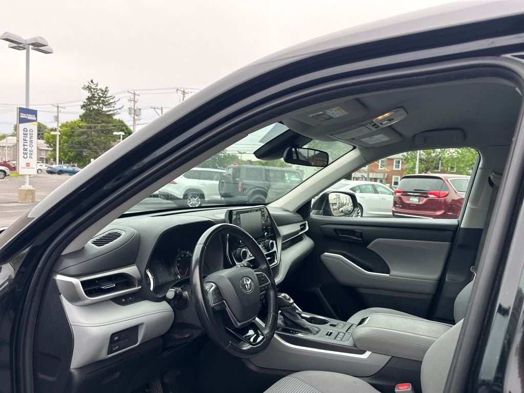 2021 Toyota Highlander LE