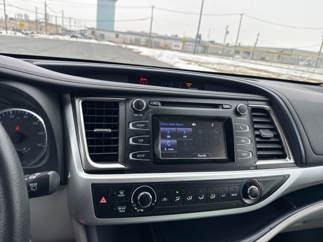 2019 Toyota Highlander LE