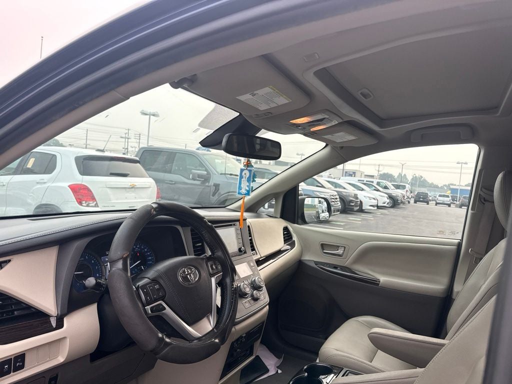 2020 Toyota Sienna XLE Premium 7 Passenger