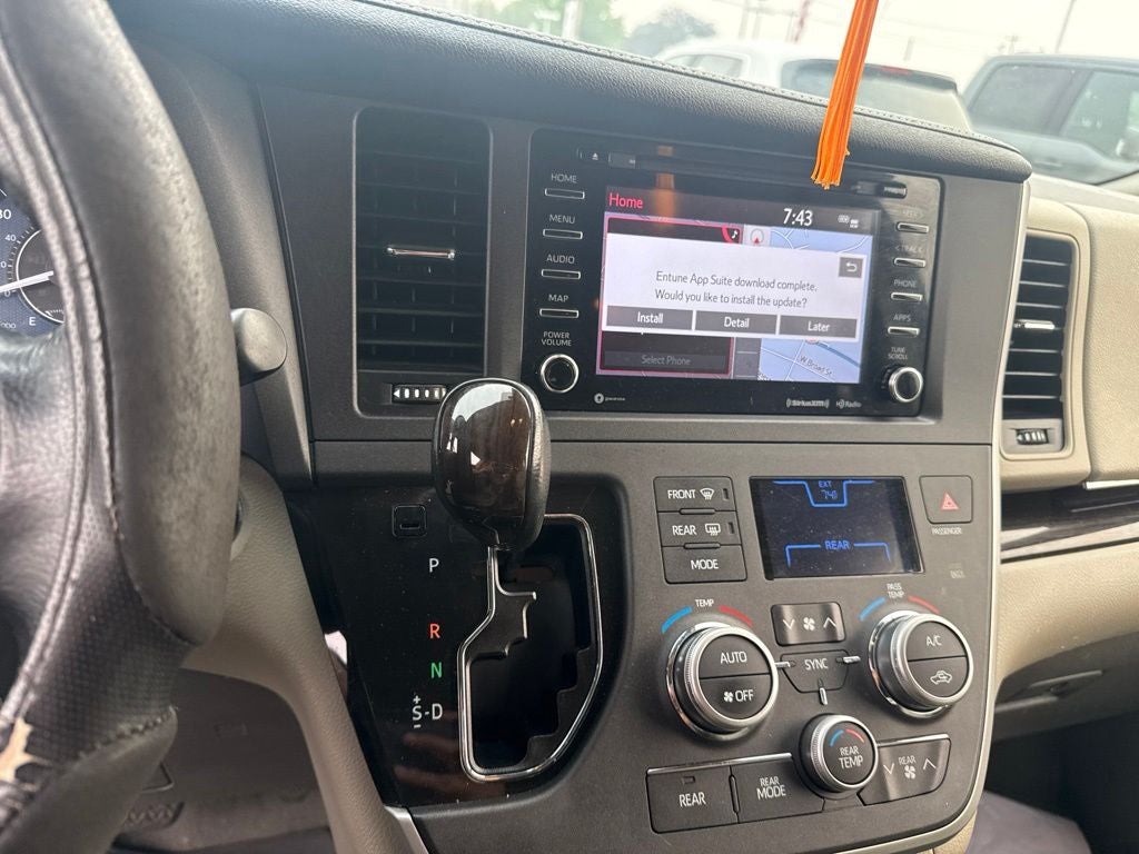 2020 Toyota Sienna XLE Premium 7 Passenger