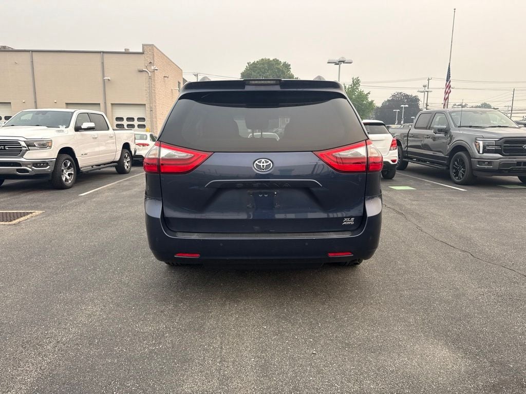 2020 Toyota Sienna XLE Premium 7 Passenger