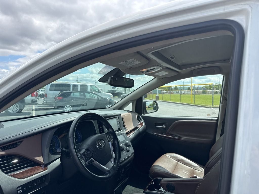 2019 Toyota Sienna Limited Premium 7 Passenger