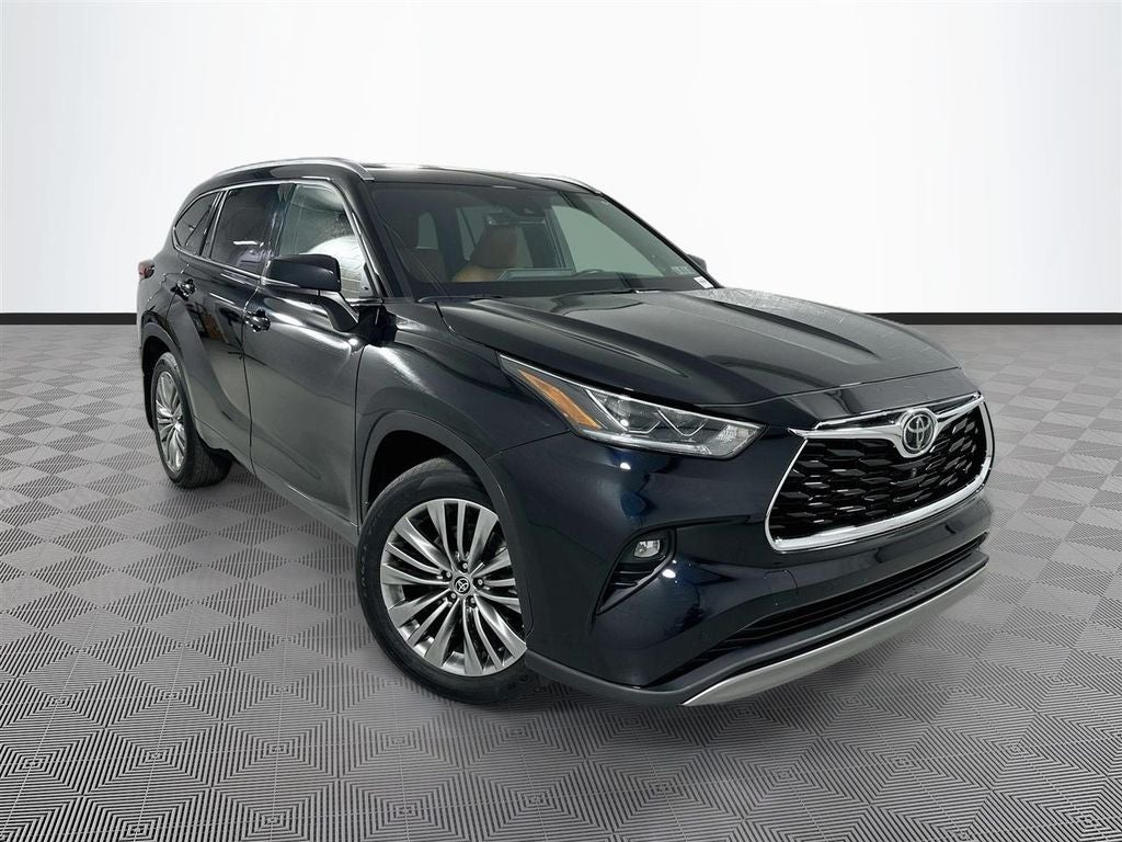 2022 Toyota Highlander Platinum