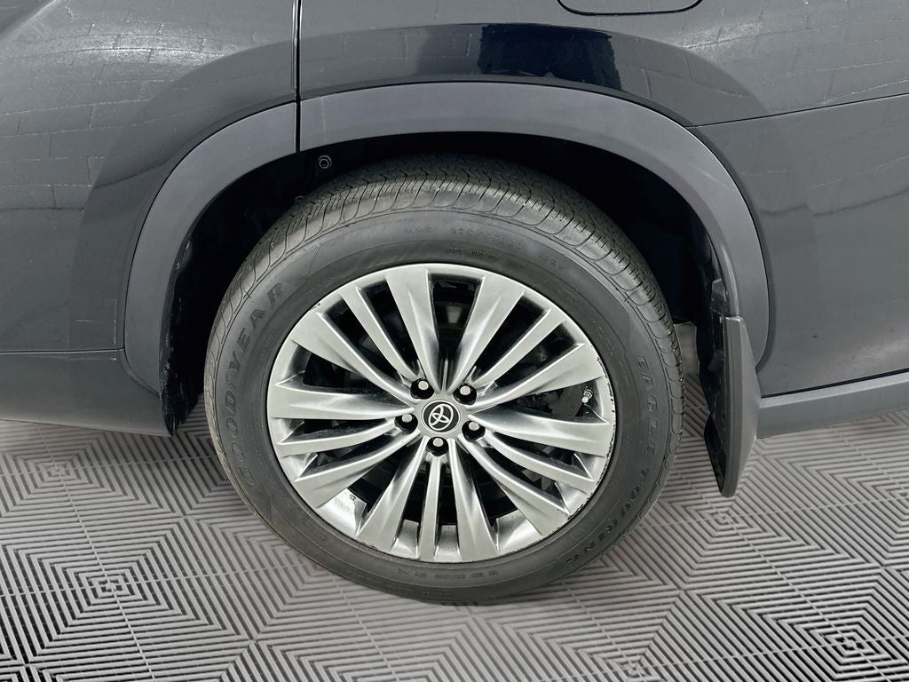 2022 Toyota Highlander Platinum