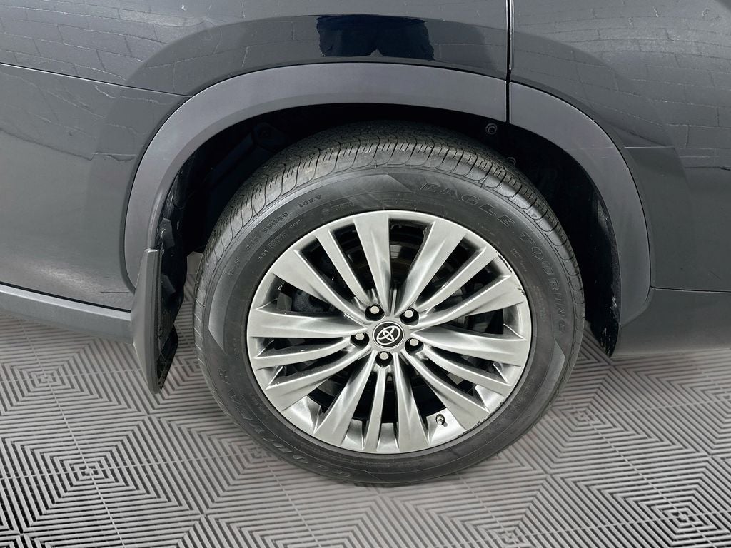 2022 Toyota Highlander Platinum