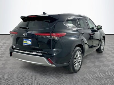 2022 Toyota Highlander Platinum