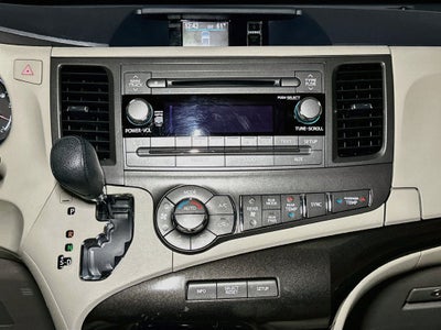 2013 Toyota Sienna LE 7 Passenger