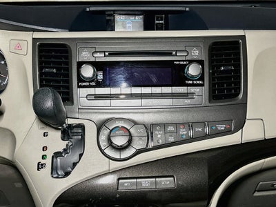 2013 Toyota Sienna LE 7 Passenger