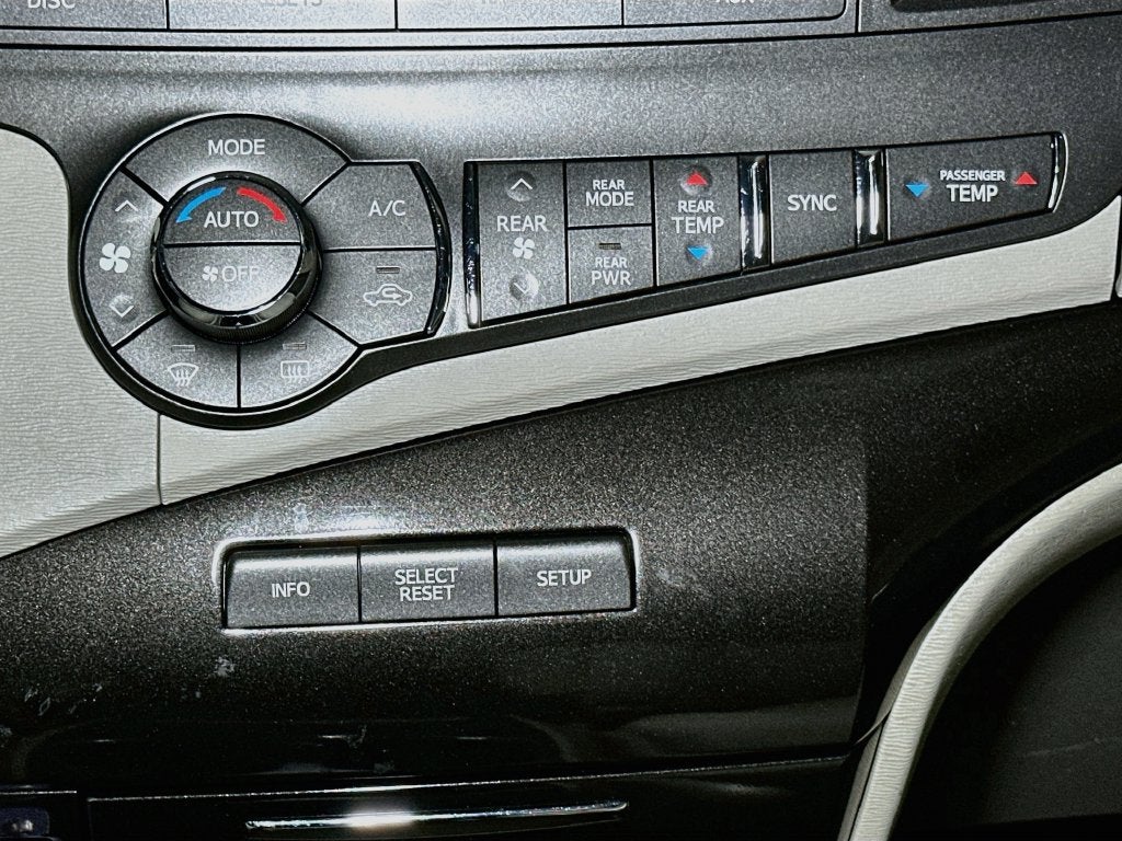 2013 Toyota Sienna LE 7 Passenger