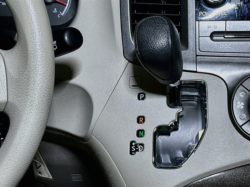2013 Toyota Sienna LE 7 Passenger