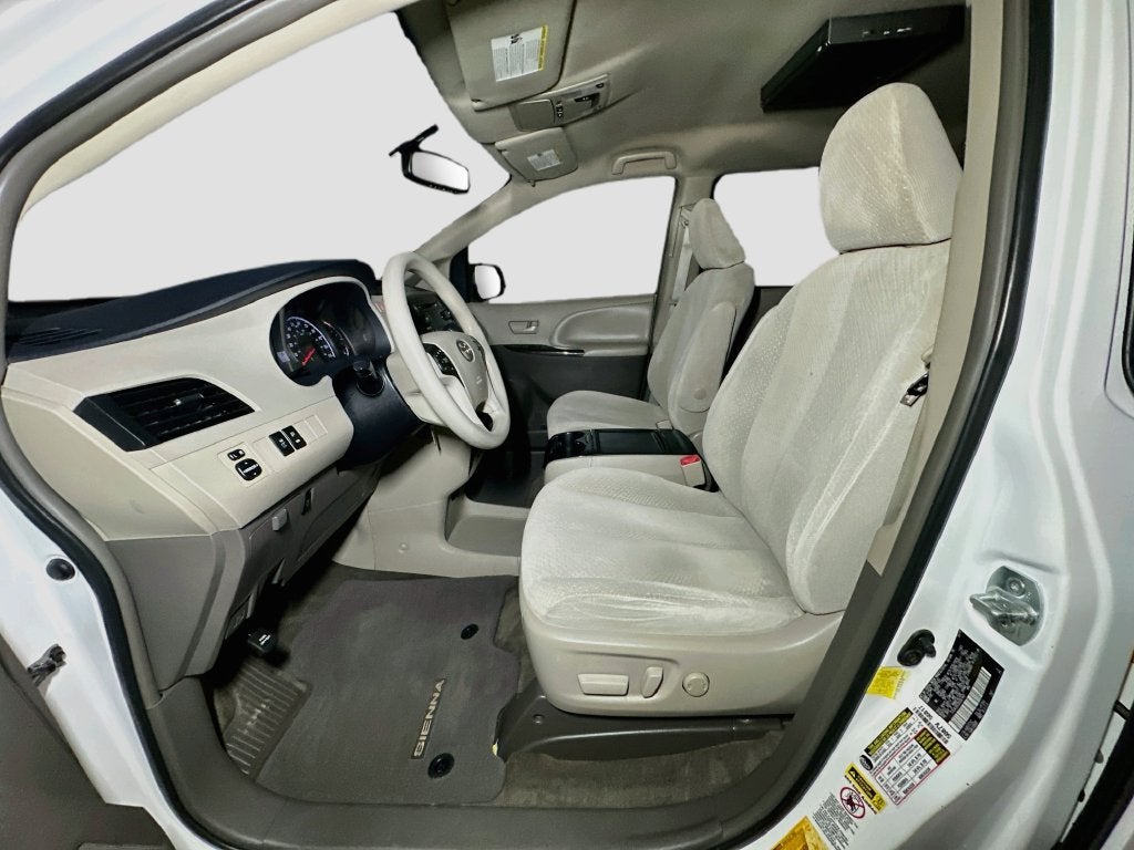 2013 Toyota Sienna LE 7 Passenger