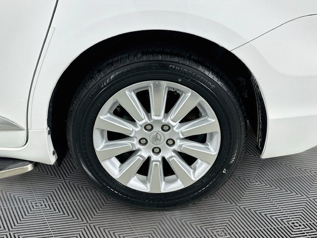2013 Toyota Sienna LE 7 Passenger