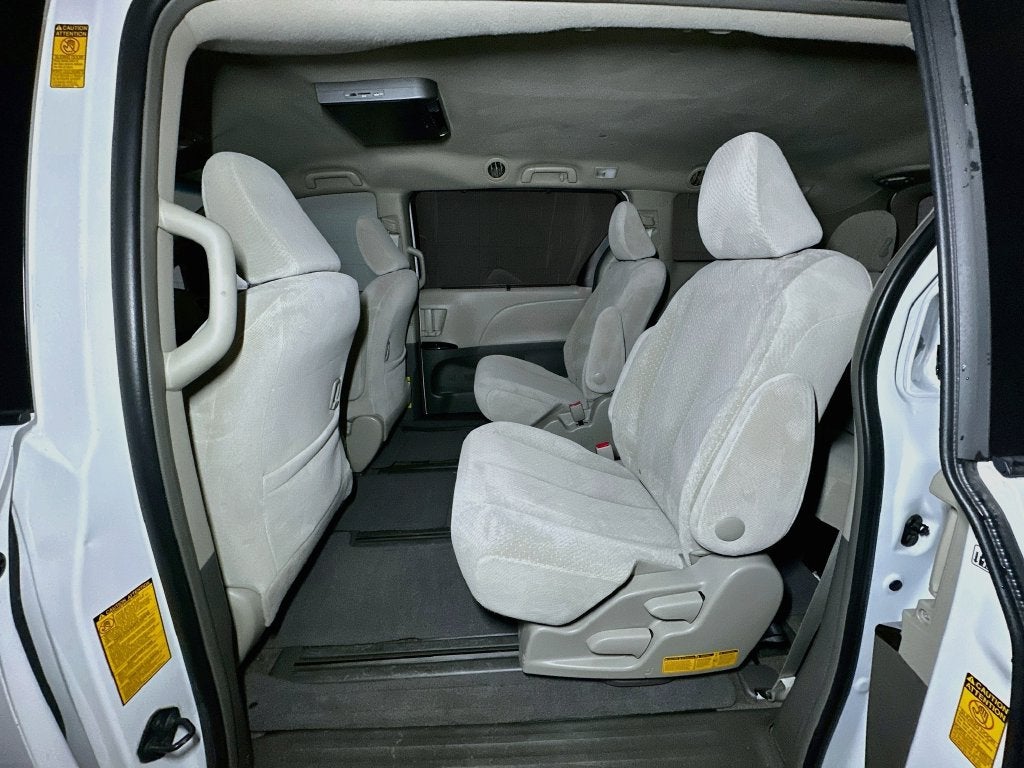 2013 Toyota Sienna LE 7 Passenger
