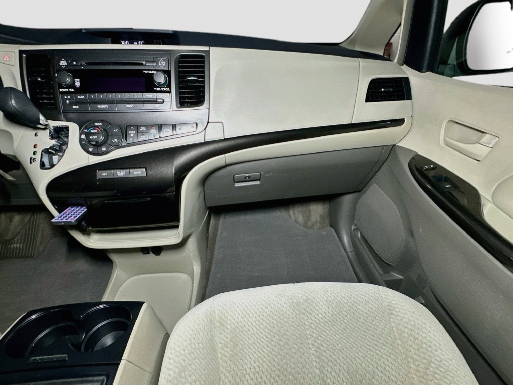 2013 Toyota Sienna LE 7 Passenger