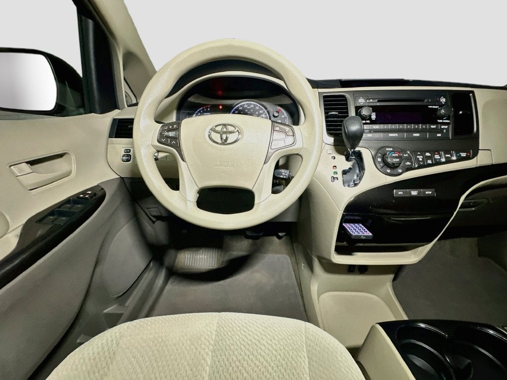 2013 Toyota Sienna LE 7 Passenger