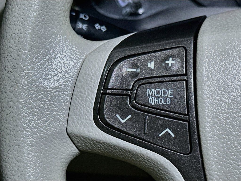 2013 Toyota Sienna LE 7 Passenger