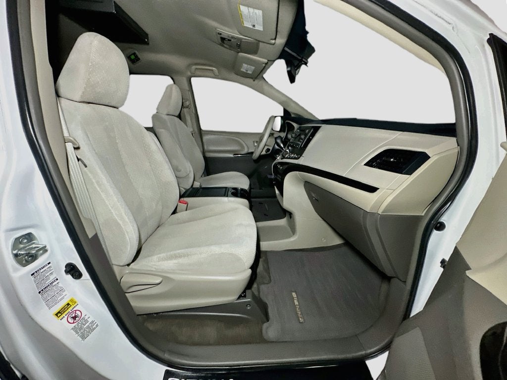 2013 Toyota Sienna LE 7 Passenger