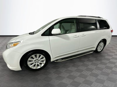 2013 Toyota Sienna LE 7 Passenger