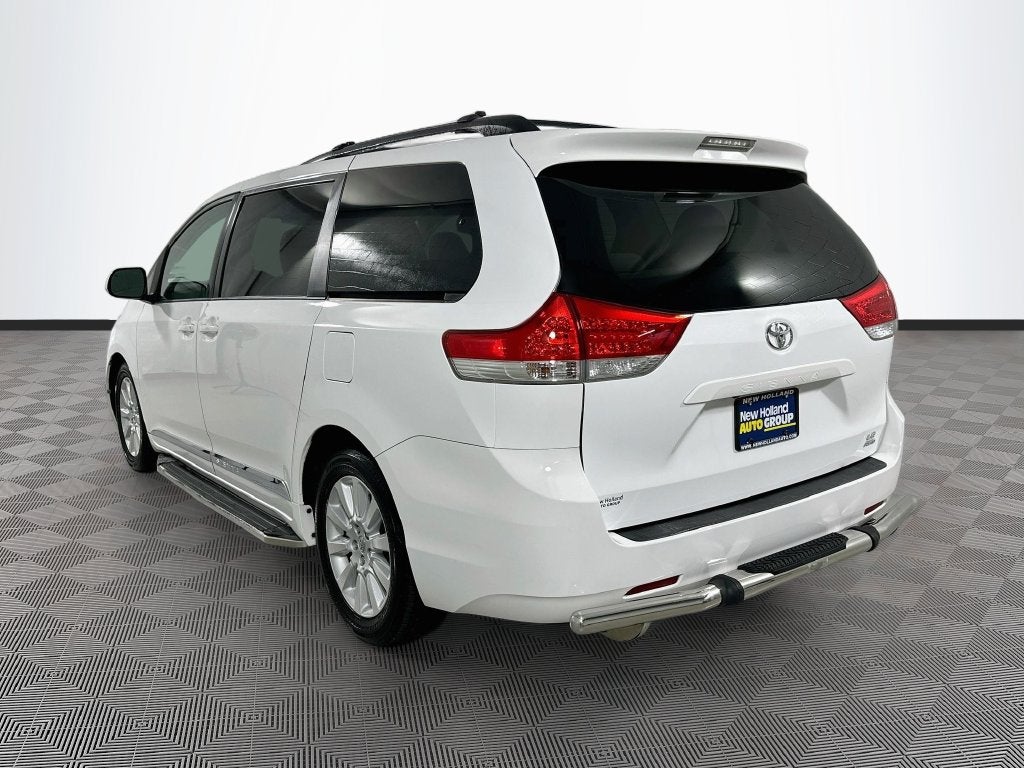 2013 Toyota Sienna LE 7 Passenger