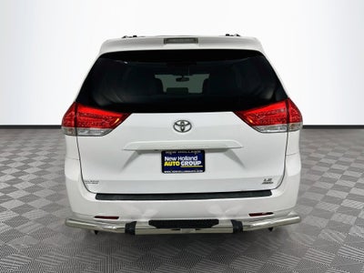 2013 Toyota Sienna LE 7 Passenger