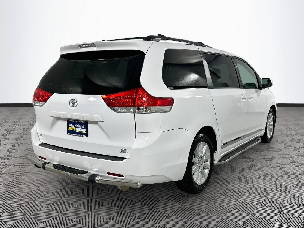 2013 Toyota Sienna LE 7 Passenger