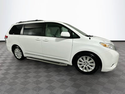 2013 Toyota Sienna LE 7 Passenger