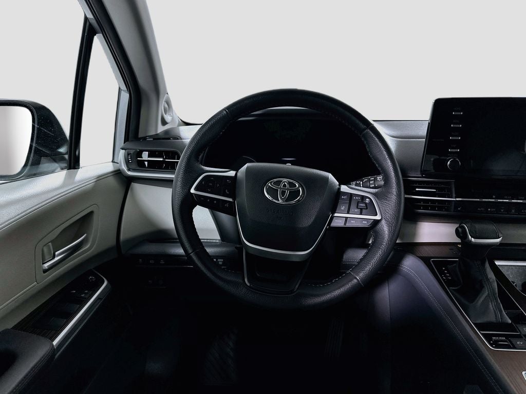 2022 Toyota Sienna XLE 7 Passenger