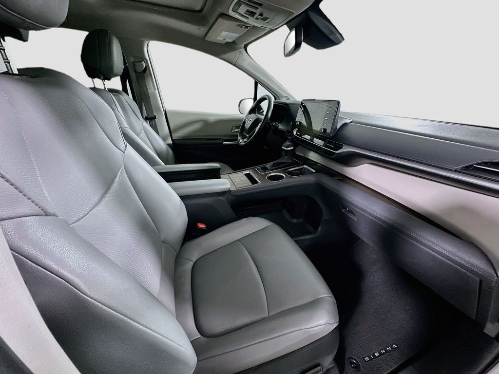 2022 Toyota Sienna XLE 7 Passenger