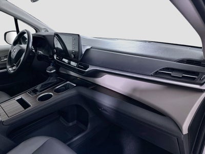 2022 Toyota Sienna XLE 7 Passenger