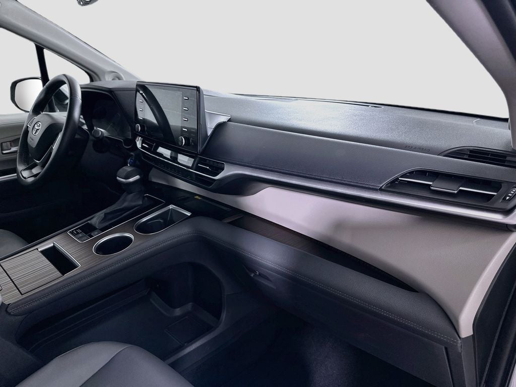 2022 Toyota Sienna XLE 7 Passenger