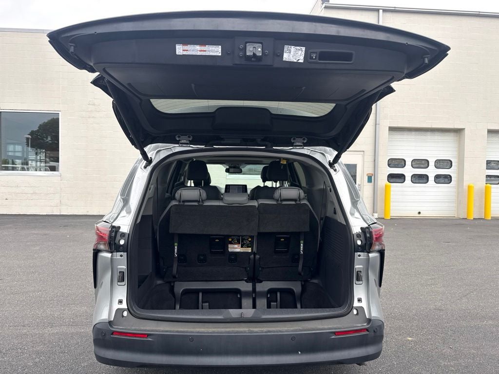 2022 Toyota Sienna XLE 7 Passenger