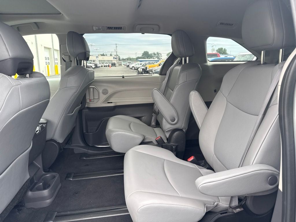 2022 Toyota Sienna XLE 7 Passenger