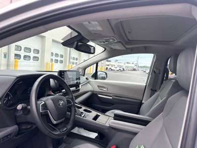 2022 Toyota Sienna XLE 7 Passenger