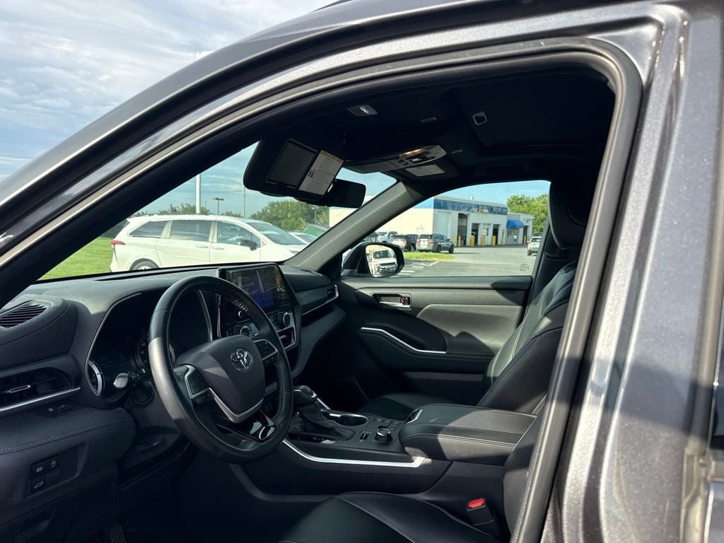 2023 Toyota Highlander XSE