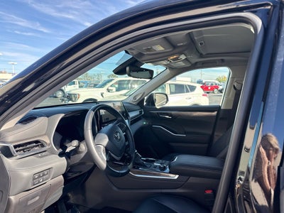 2025 Toyota Highlander Limited