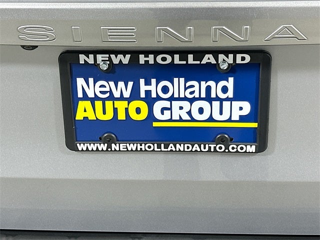 2017 Toyota Sienna LE 8 Passenger