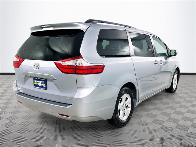 2017 Toyota Sienna LE 8 Passenger
