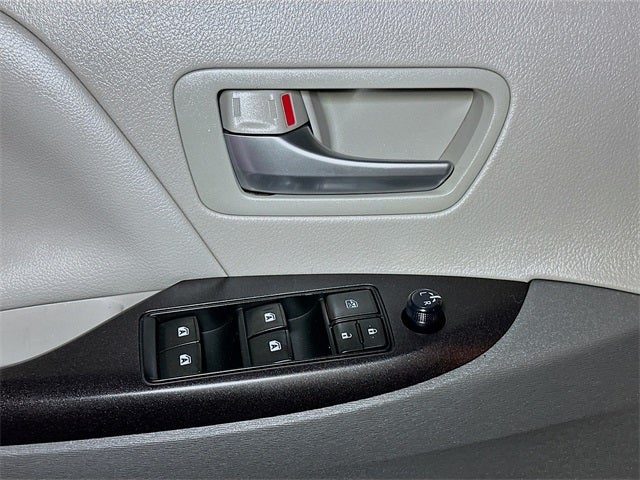 2017 Toyota Sienna LE 8 Passenger