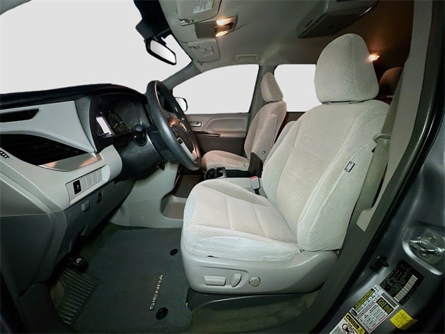 2017 Toyota Sienna LE 8 Passenger