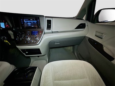 2017 Toyota Sienna LE 8 Passenger