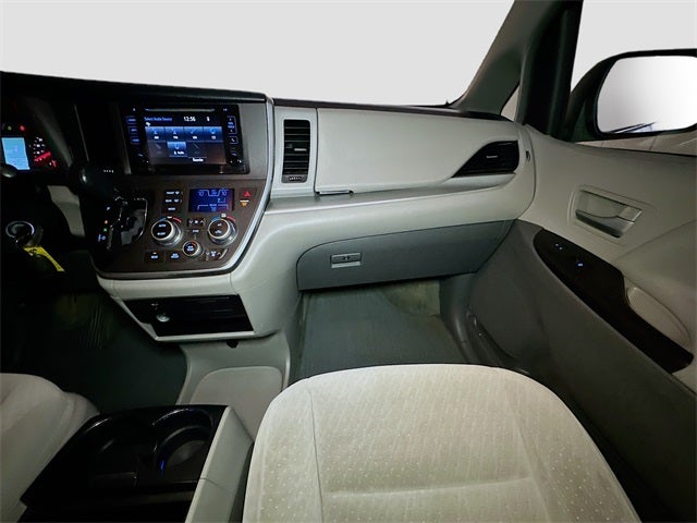 2017 Toyota Sienna LE 8 Passenger