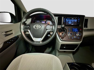 2017 Toyota Sienna LE 8 Passenger
