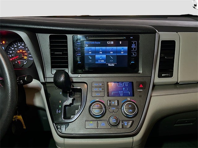 2017 Toyota Sienna LE 8 Passenger